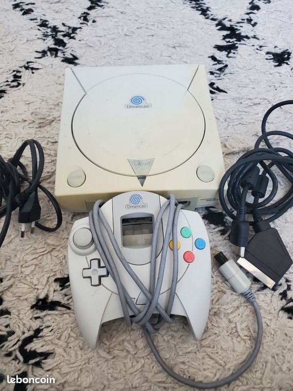 Console Sega Dreamcast - Boîte, Manette, Câbles Alim/vidéo - TBE - Occasion