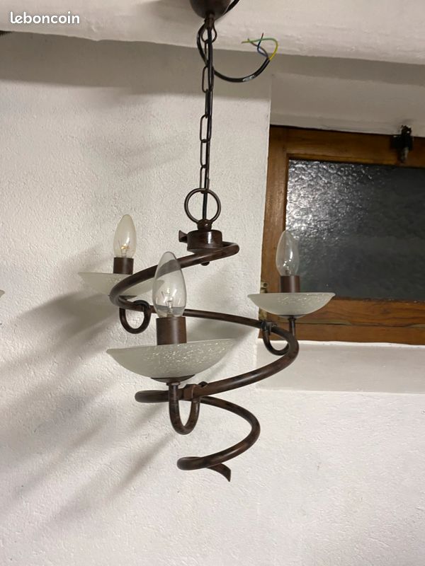 Lustre en fer forgé (image 1)