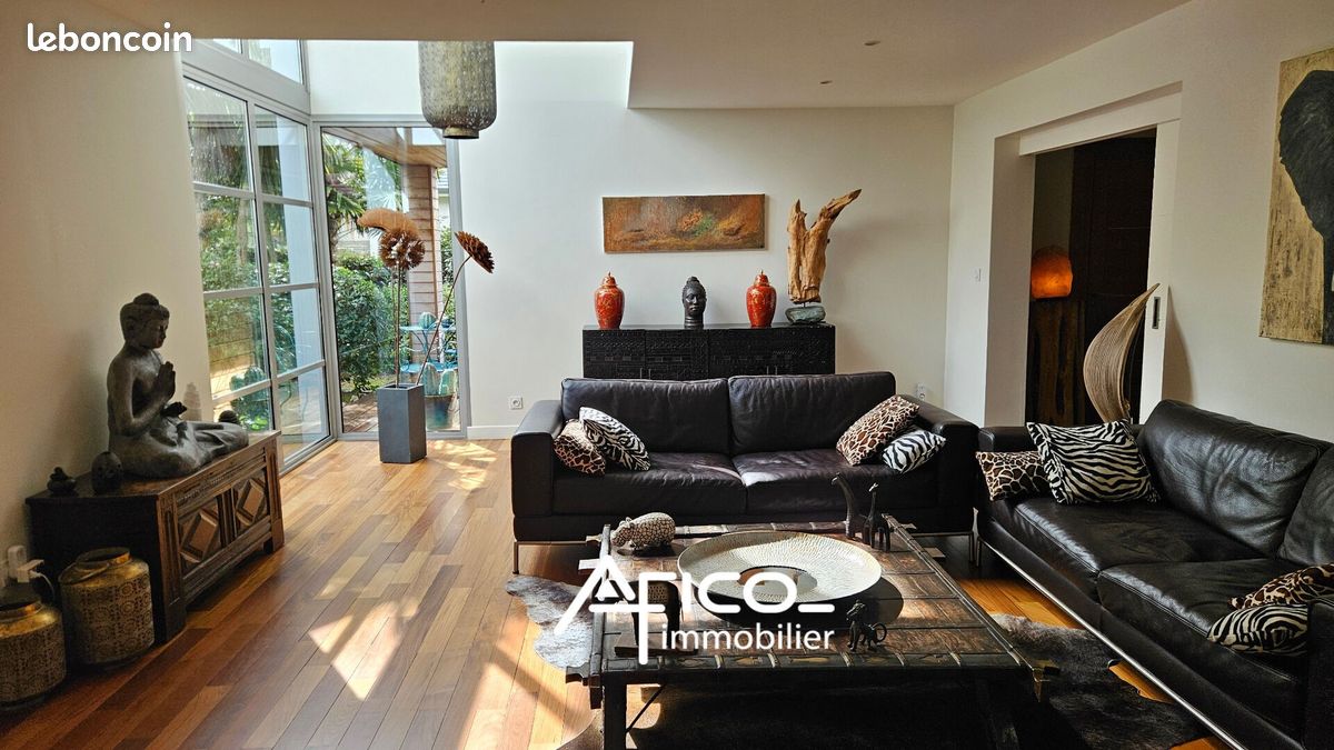 Maison 8 pièces 282 m² · à Saint-Avertin · 282 m² · 1 092 000 €
