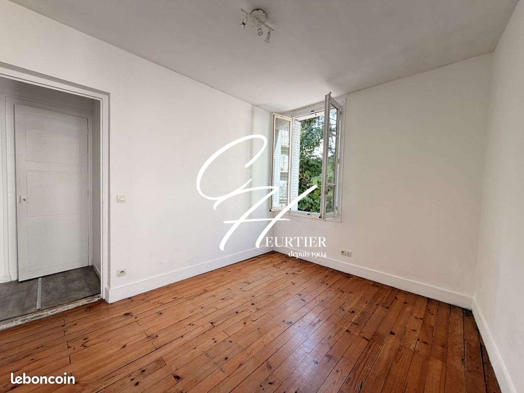 Appartement 2 pièces 28 m² · à Saint-Martin-d'Hères · 28 m² · 69 000 €