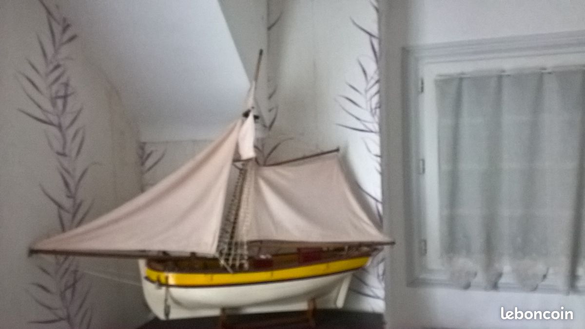 Grande maquette de bateau; le renard (image 2)
