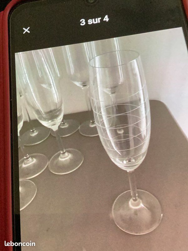 Lot de 3 verrres à vin de couleur + 10 flûtes à champagne (image 5)