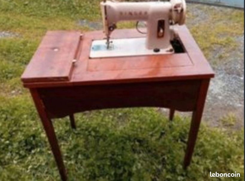 Machine a coudre meuble (image 1)