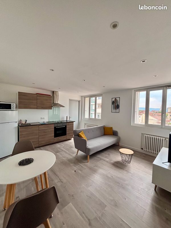 Appartement 3 pièces 48 m² · à Bourg-en-Bresse · 48 m² · 720 €