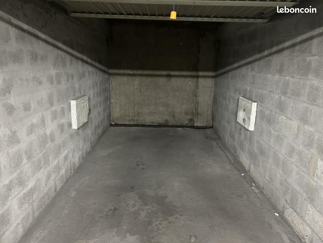 Parking 13 m² · à Lyon · 13 m² · 85 €/mois