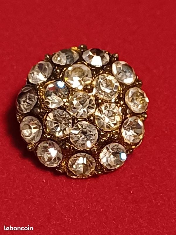 Lot De 22 Boutons Vintage Anciens - Verre Teinté Et Métal Avec Strass - Diamètres 1.5cm à 2.6cm - Réf.15