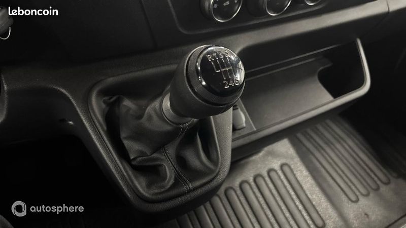 Renault Master Véhicule utilitaire ou Société F3500 L3H3 2.3 Blue dCi 135ch Confort Euro6E (image 19)