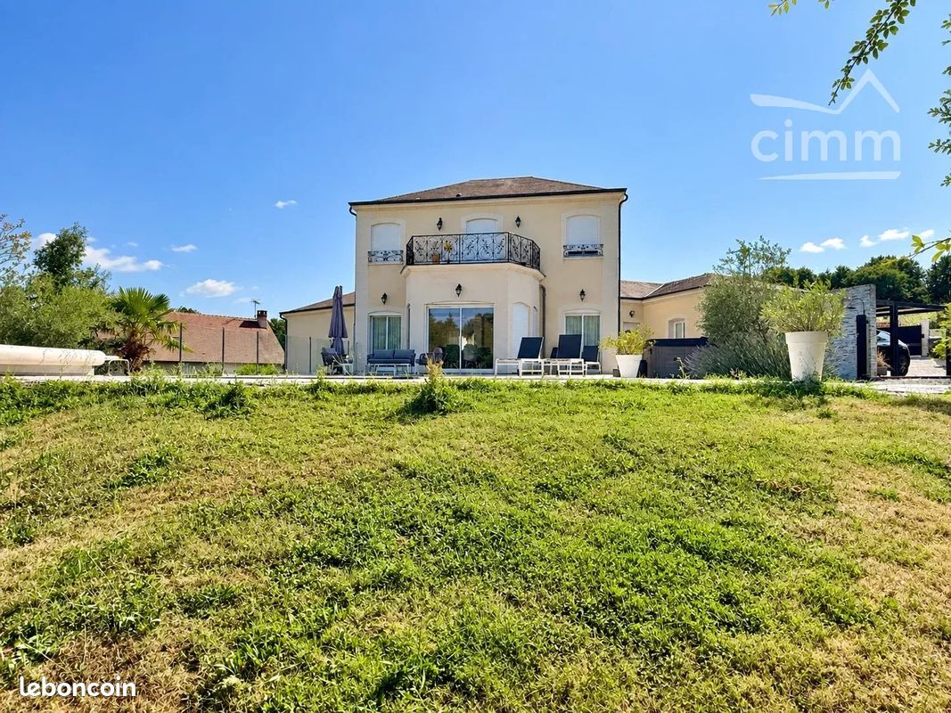 Maison 7 pièces 250 m² · à Blois · 250 m² · 745 000 €