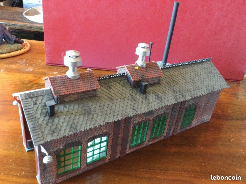 Maquette Entrepot/garage à locomotives, Epoque 1 - francis miniatures