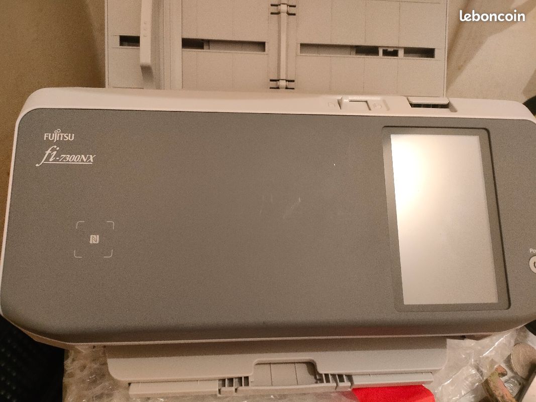 Scanner Fujitsu Fi-7300NX (image 2)