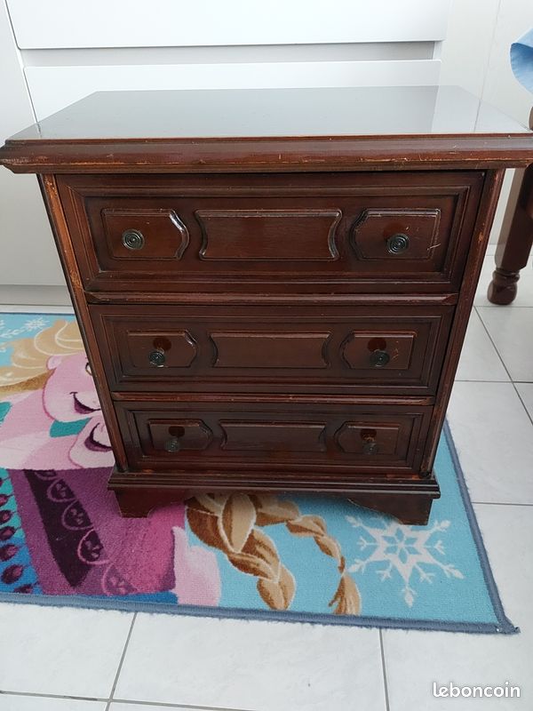 Table de chevet (image 1)