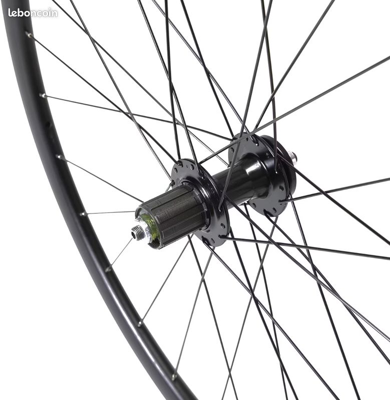 Roue Arrière Vélo 700c - Pour Frein à Disque, Roue Libre 7 Vitesses - Avec Pneu - Neuf (petits Défauts Possibles)