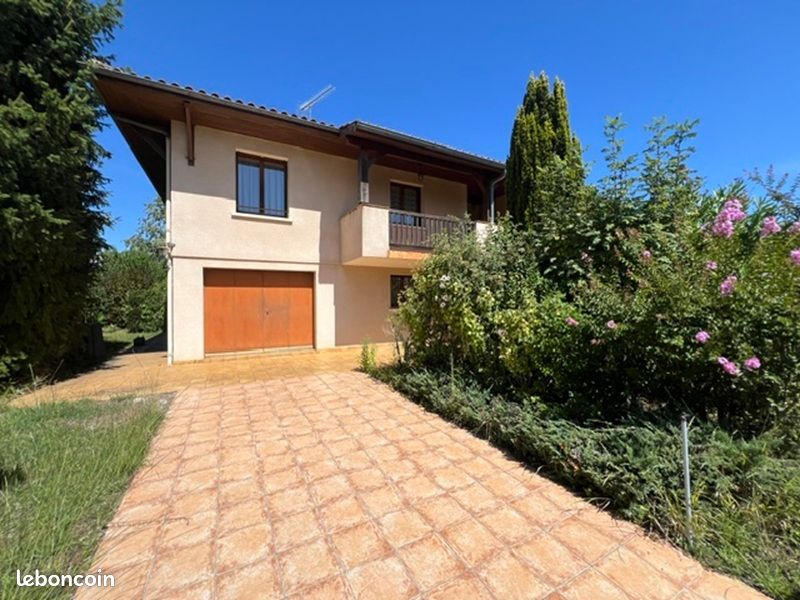 Maison 6 pièces 200 m² · à Aiguillon · 200 m² · 202 000 €