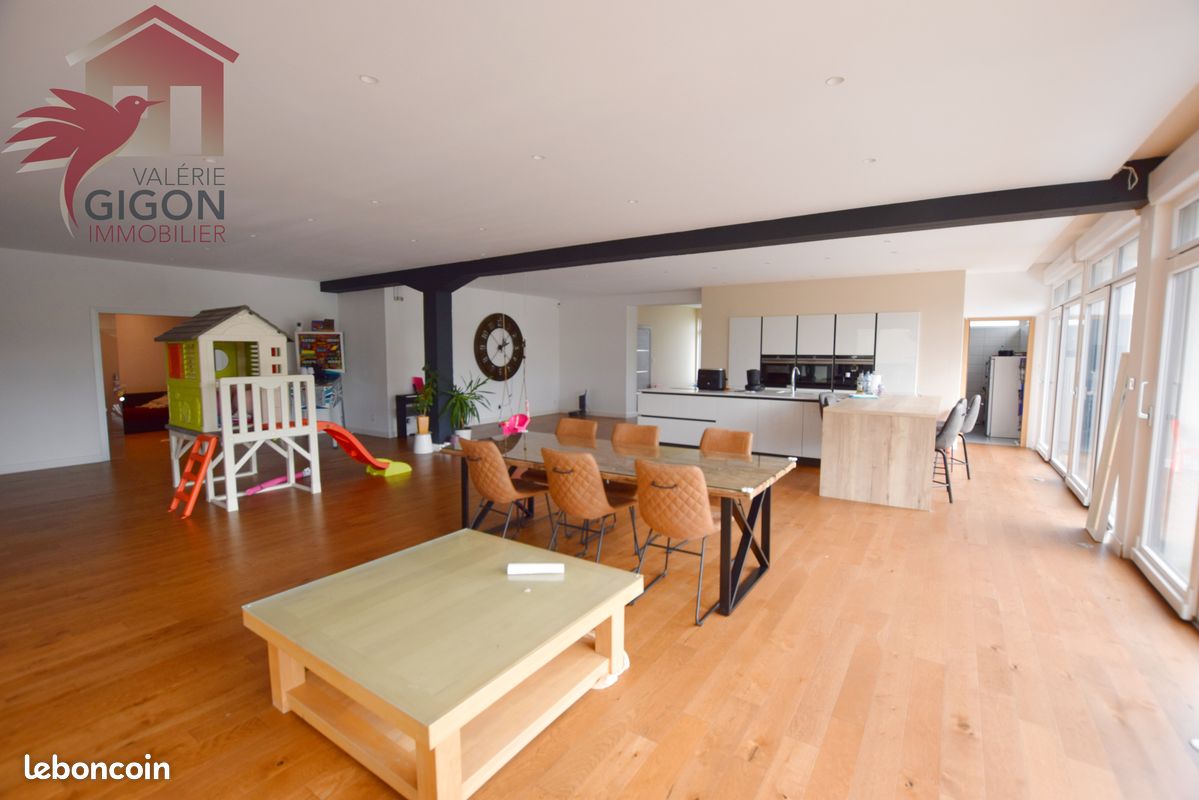 Maison 5 pièces 224 m² · à Montbéliard · 224 m² · 435 000 €