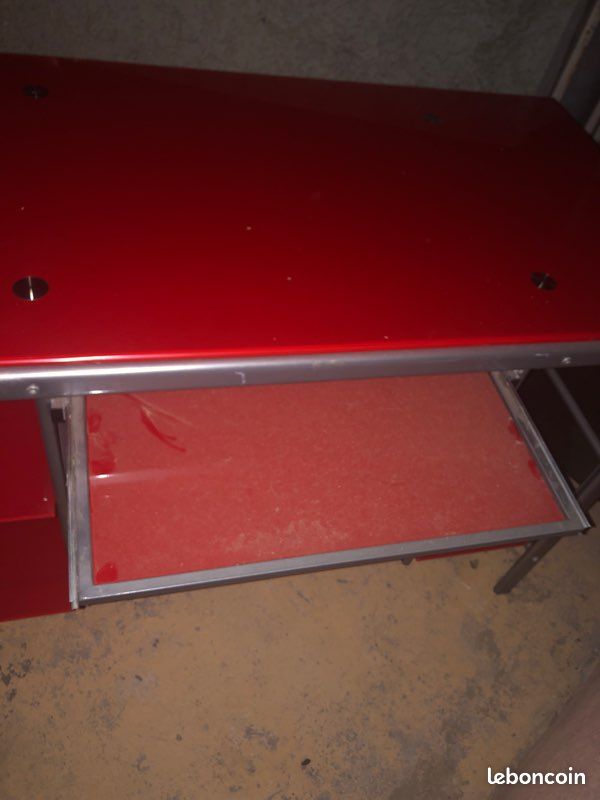 Bureau rouge (image 6)