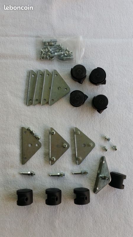Deux lots de 4 roulettes jumelles mobiles de diamètre 4 cm avec platines triangulaires (image 2)