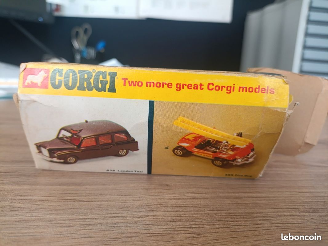 Corgi 700 Hi-Speed Ambulance vintage – Made in Great Britain (image 6)