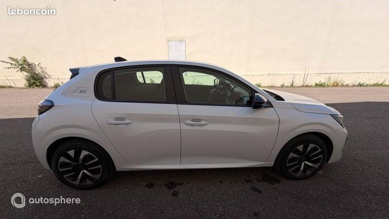Peugeot 208 Véhicule utilitaire ou Société e-208 136ch batterie 50kWh (image 5)