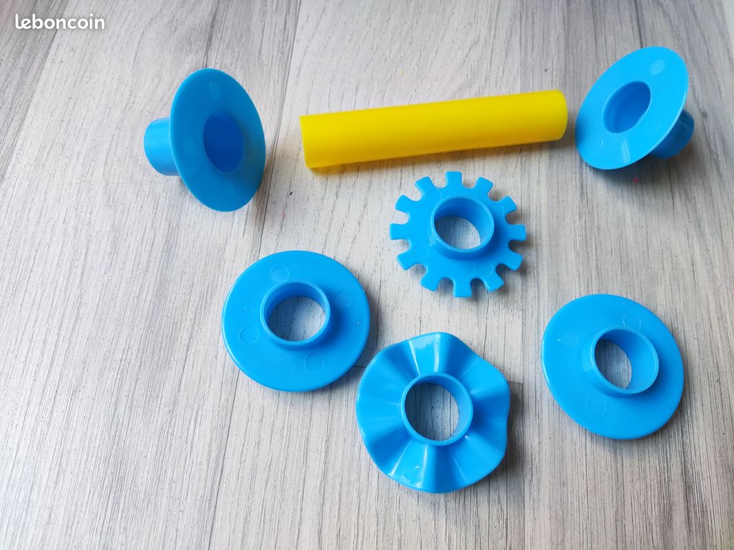 Pâte a modeler play Doh neuve 6 GD pots + Accessoires rouleau découpe et moule (image 5)