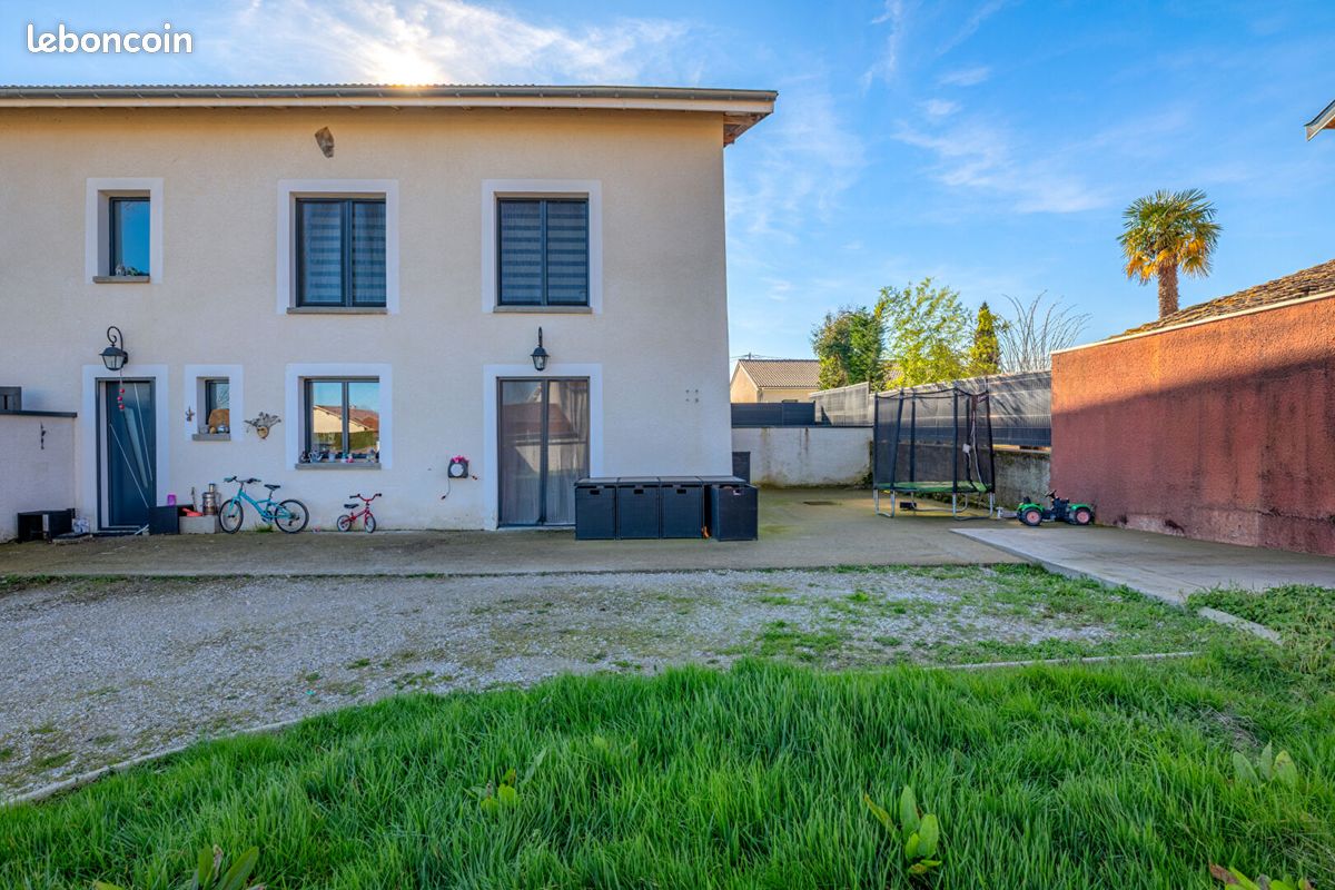 Maison 4 pièces 100 m² · à Pizay · 100 m² · 300 000 €