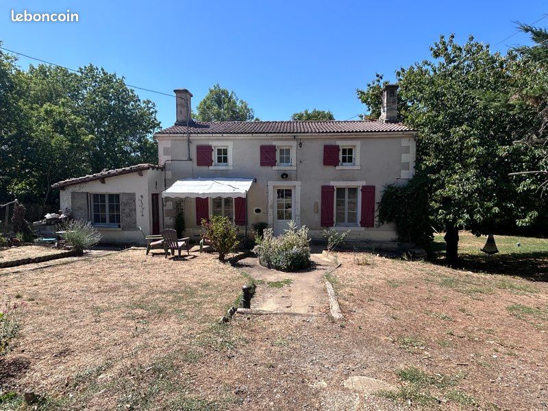 Maison 5 pièces 140 m² · à La Crèche · 140 m² · 198 000 €