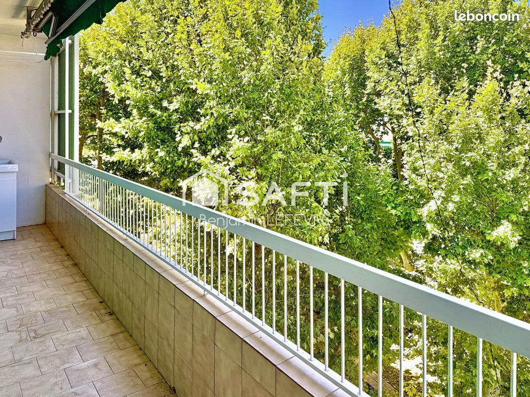 Appartement 3 pièces 71 m² · à Marseille · 71 m² · 145 000 €