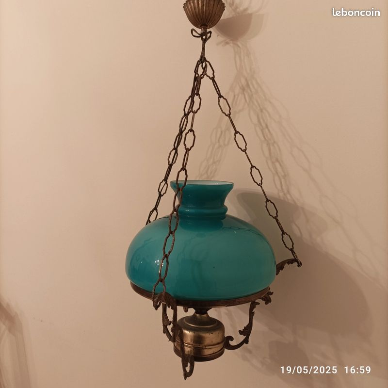 Suspension opaline bleue (image 2)