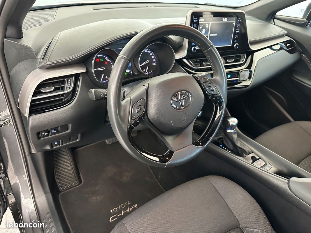 Toyota C-HR 1.8 Hybride 122 Dynamic Ultimate / Sièges chauffants - radar AV et AR / 1ère main / TVA Récupérable / Historique d'entretien Toyota (image 5)