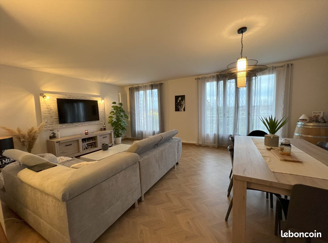 Appartement 3 pièces 86 m² · à Saint-Avertin · 86 m² · 900 €