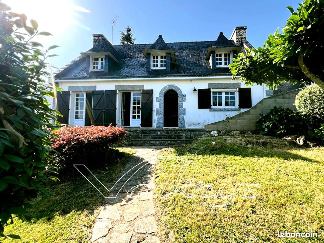 Maison 10 pièces 180 m² · à Bannalec · 180 m² · 233 200 €