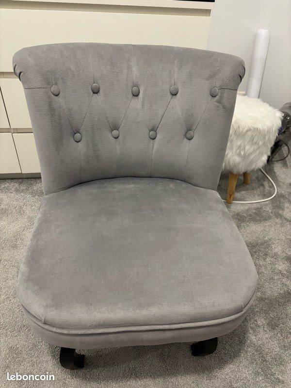 Fauteuil gris (image 2)