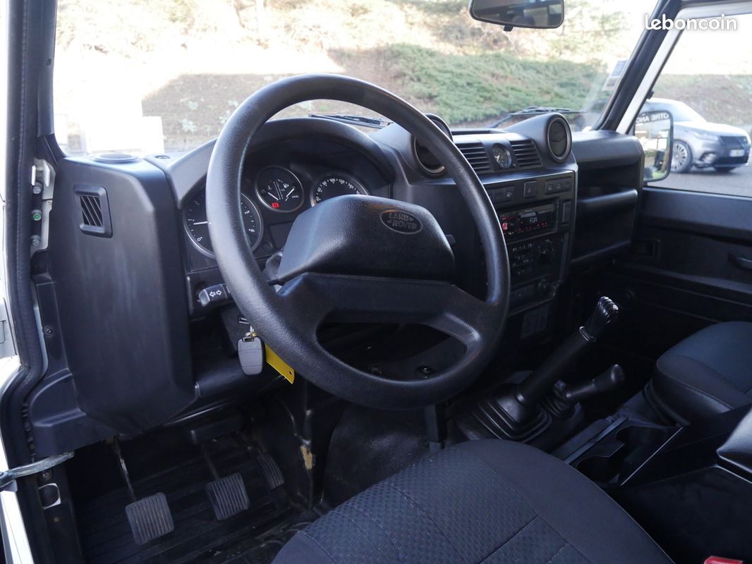Land-rover DEFENDER 110 2.4 TD4 122 STATION WAGON 7PL S TD4 BVM (image 16)