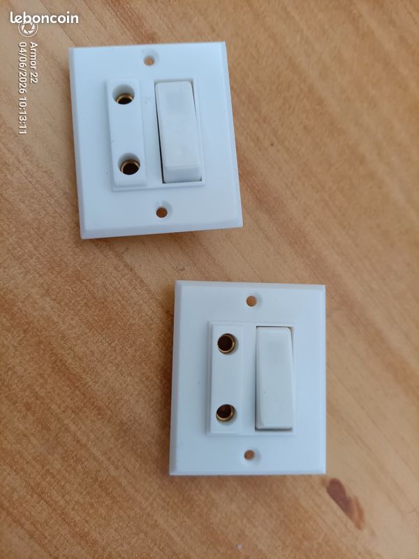 Lot De 11 Interrupteurs Doubles Legrand MISTRAL – Bon état, Modèle Mural