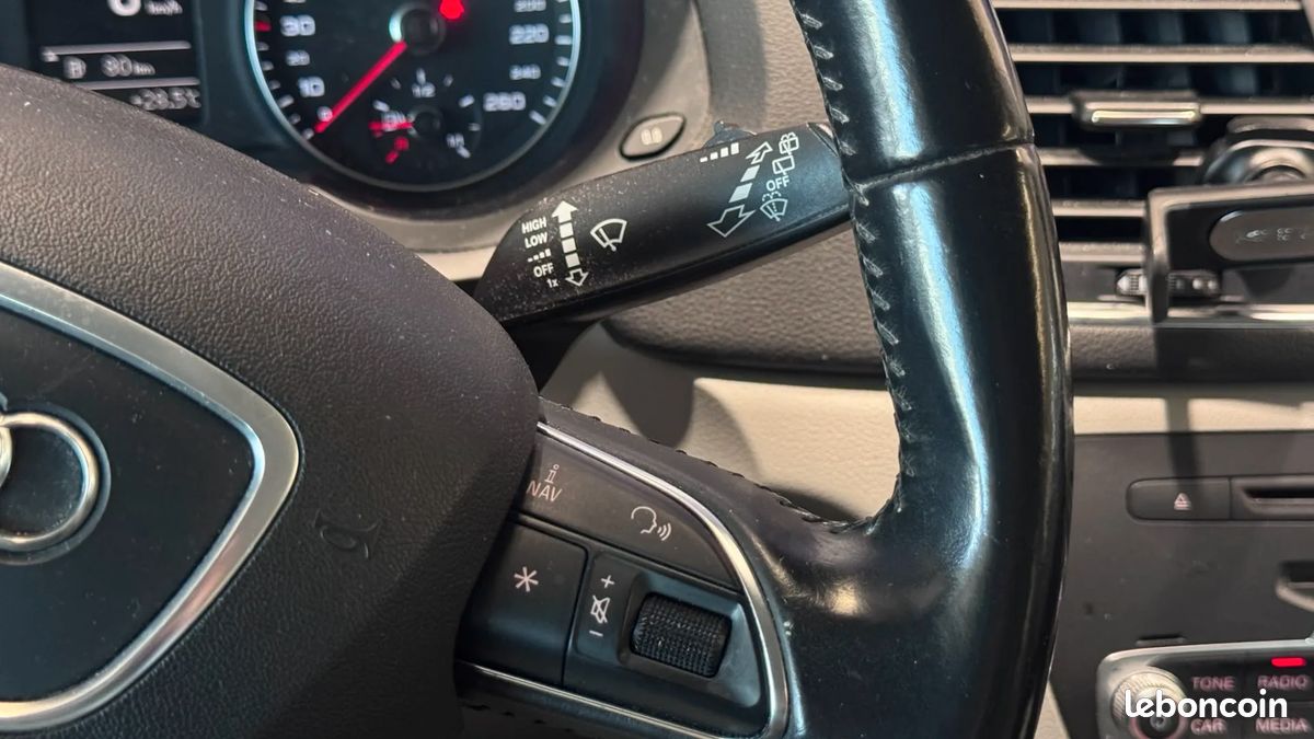 Audi Q3 2.0 TFSi 211ch Ambiente - Moteur à chaîne - Radar de recul - Climatisation bi-zones (image 13)