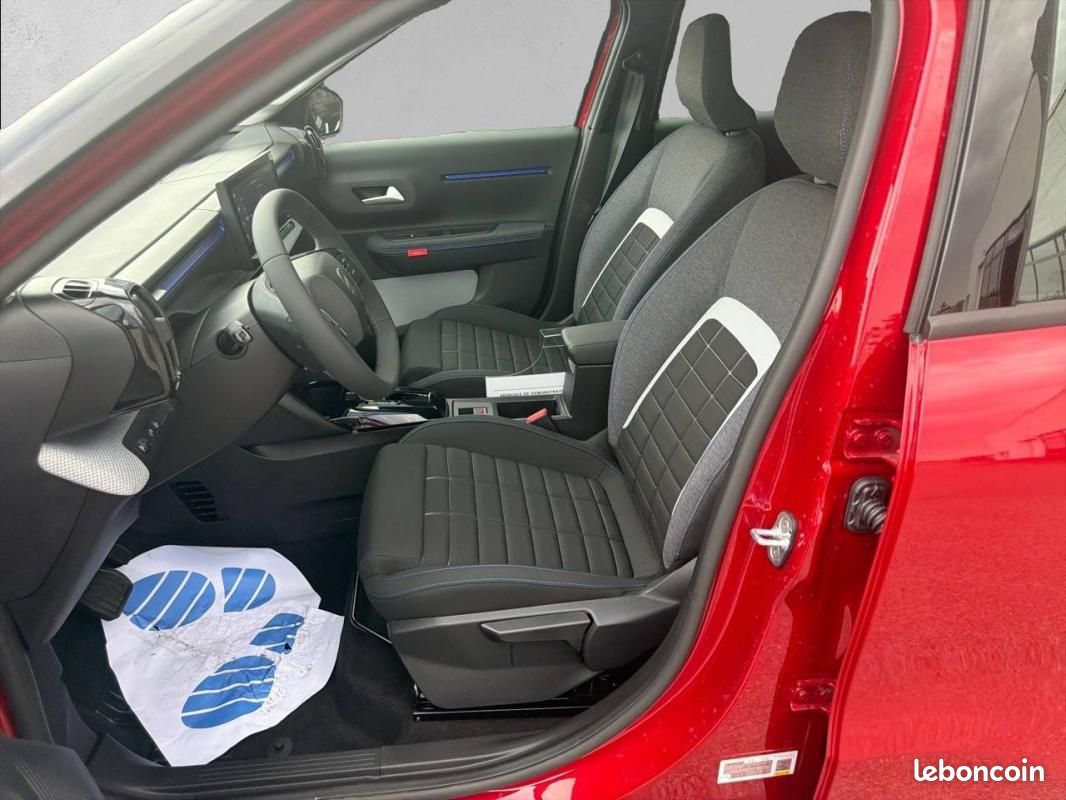 Citroën C3 Hybride 110 ch Automatique - Plus (image 8)