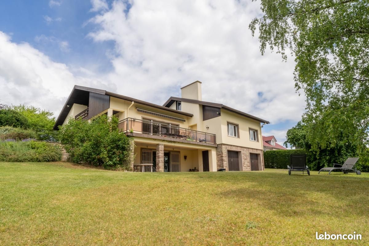 Maison 10 pièces 282 m² · à Ottersthal · 282 m² · 682 000 €