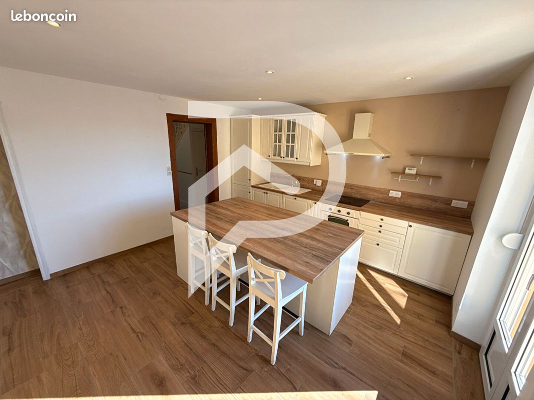 Maison 8 pièces 182 m² · à Mont-Saint-Martin · 182 m² · 360 000 €