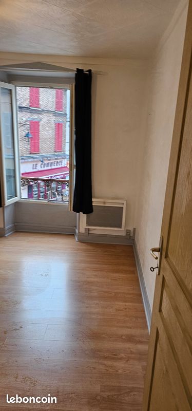 Appartement 3 pièces 69 m² · à Pont-sur-Yonne · 69 m² · 718 €