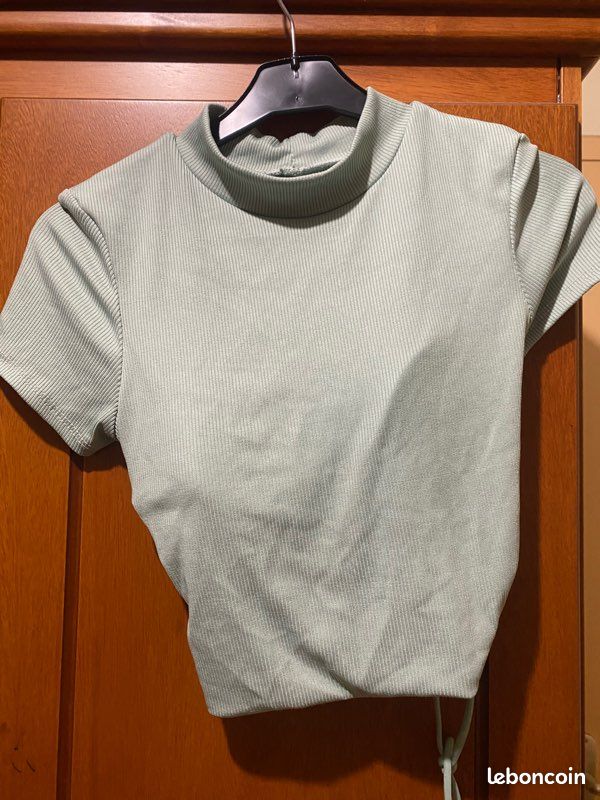 TEE shirt femmes XS (image 2)