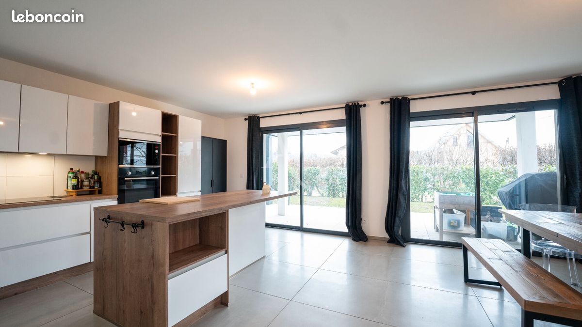 Appartement 4 pièces 94 m² · à Saint-Julien-en-Genevois · 94 m² · 2 518 €/mois
