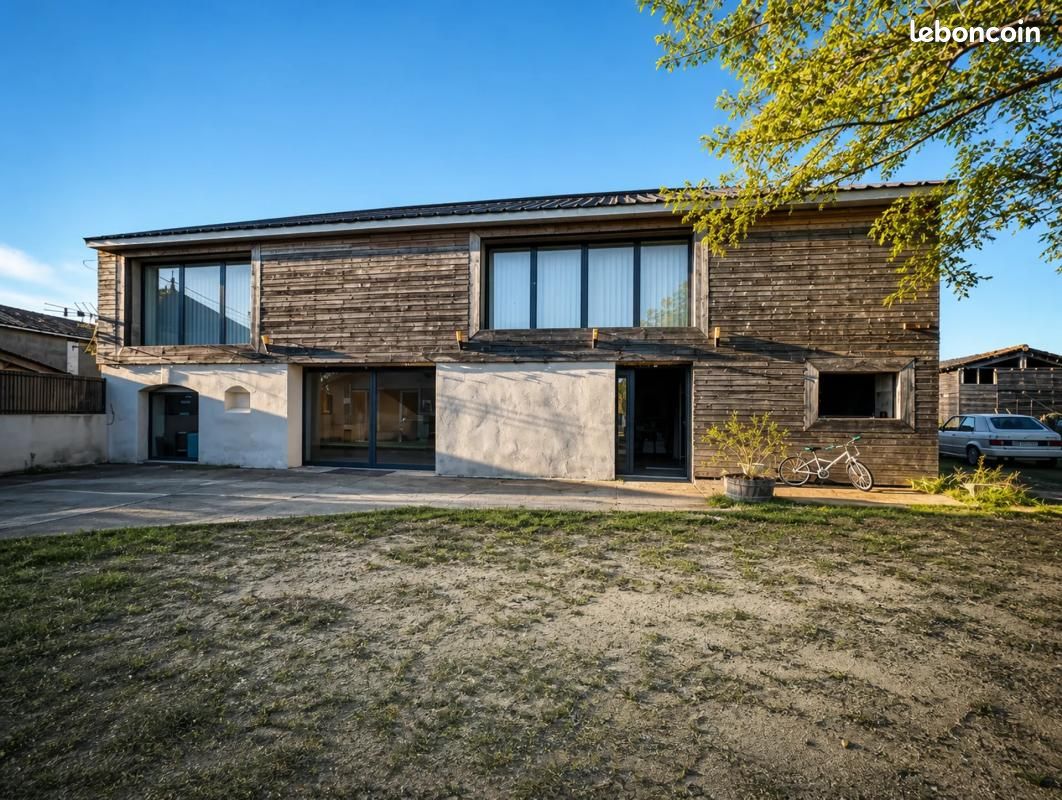 Maison 6 pièces 254 m² · à Val-de-Livenne · 254 m² · 299 000 €
