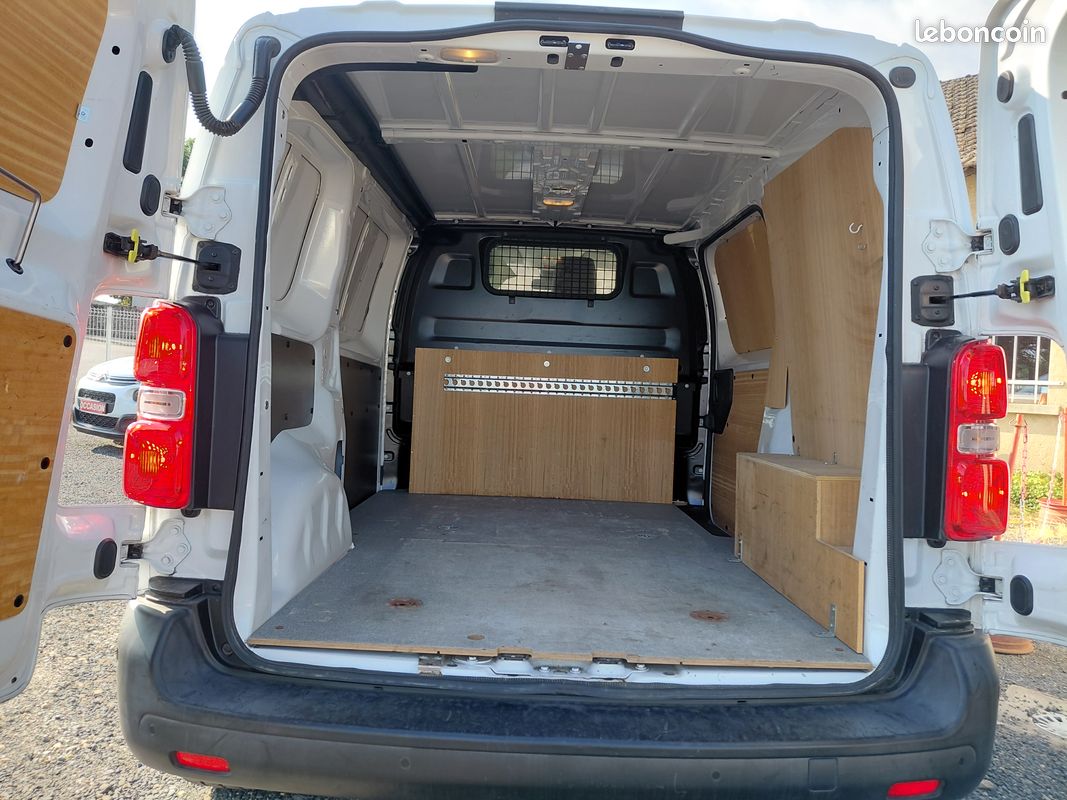 Jumpy hdi 120 driver 05/2021 135900 km avec kit interieur bois (image 3)