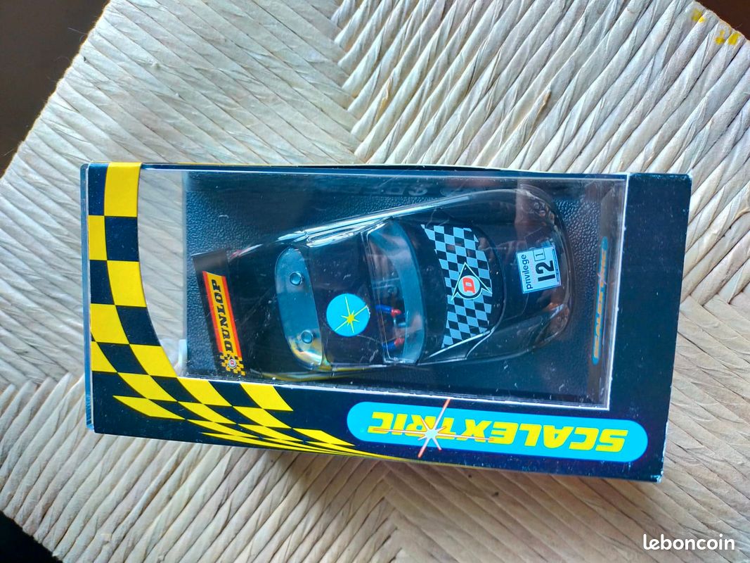 Scalextric TVR Speed C2195 – N°12 Noir Dunlop – Neuf
