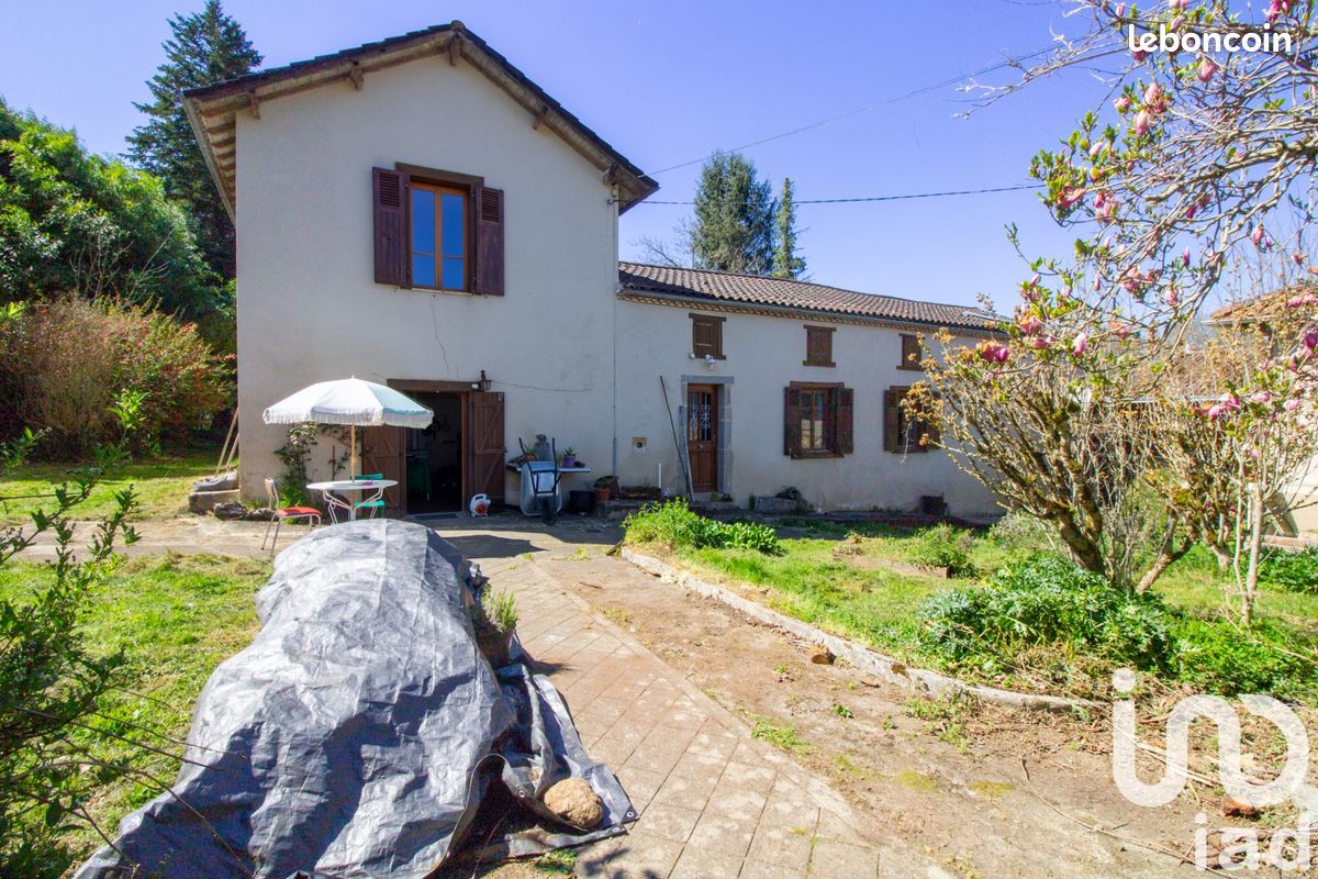 Maison 5 pièces 164 m² · à Peyrat-de-Bellac · 164 m² · 117 000 €