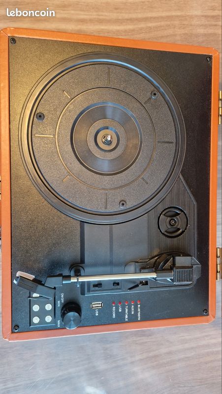 auna Peggy Sue Giradischi a valigetta vintage lettore CD e vinili auna Peggy Sue Giradischi a valigetta vintage lettore CD e vinili