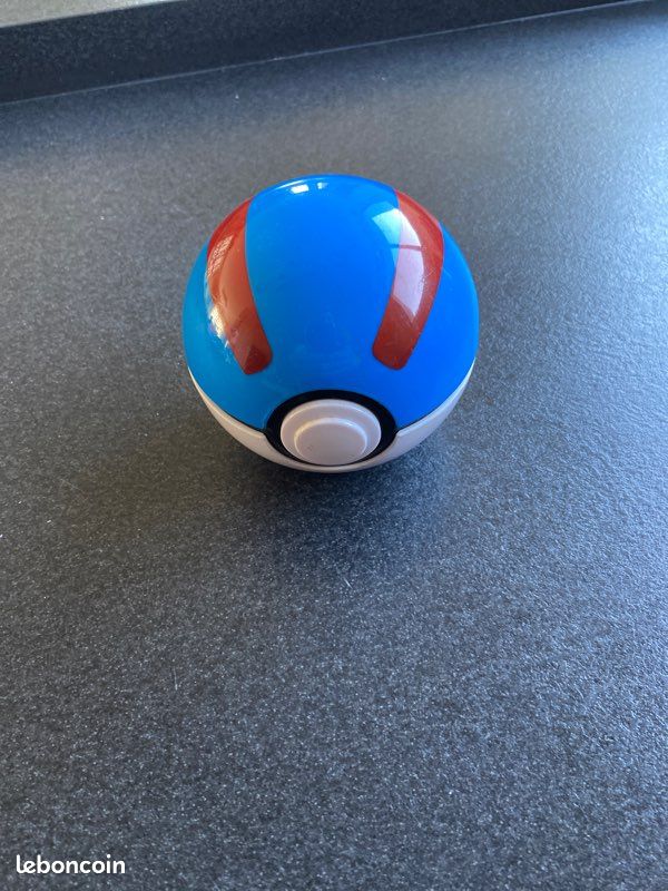 Poke ball interactive (image 1)