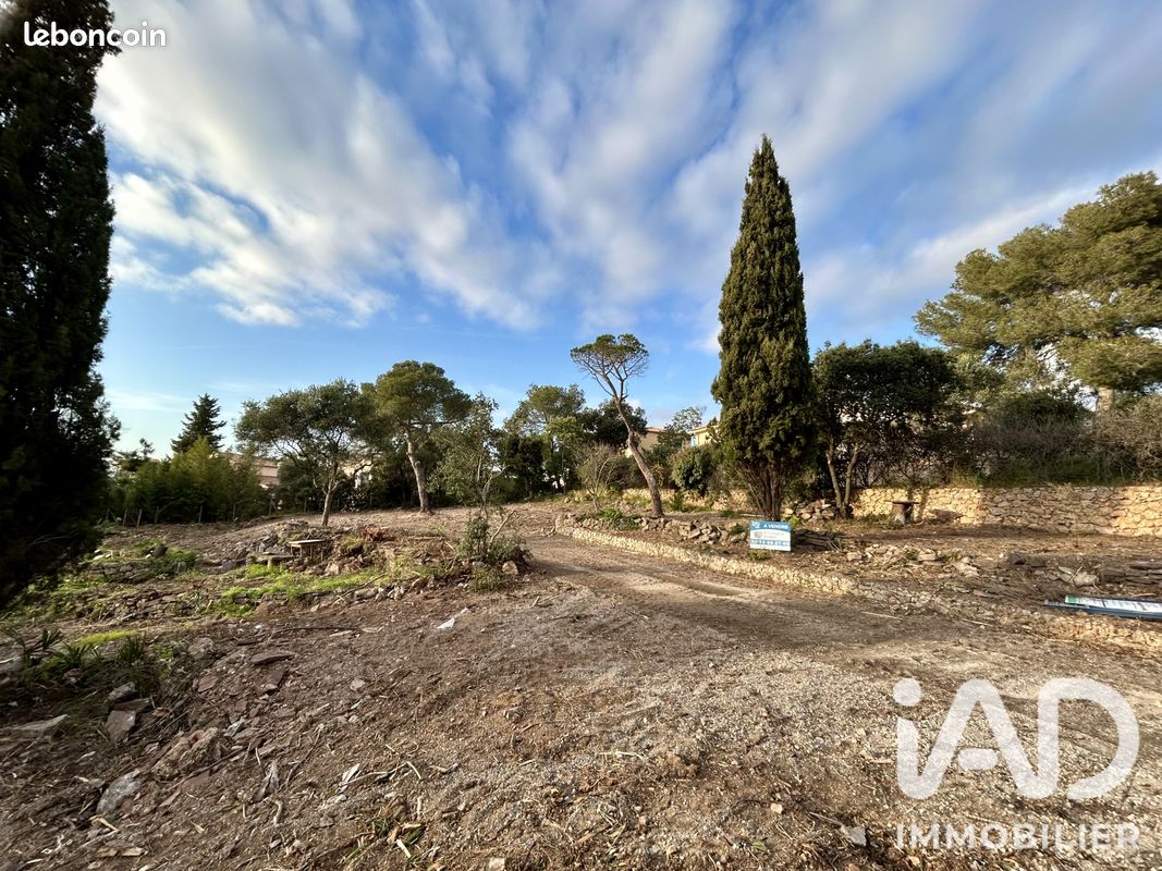 Terrain 809 m² · à Saint-Raphaël · 809 m² · 385 000 €
