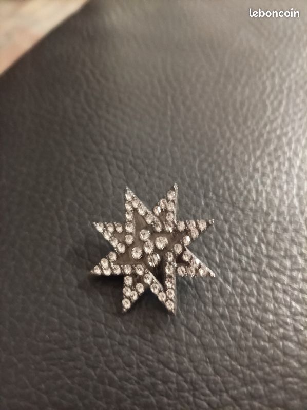 Broche fantaisie neuve (image 1)
