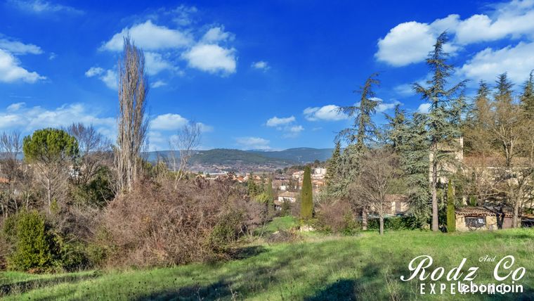 Terrain 5750 m² Apt