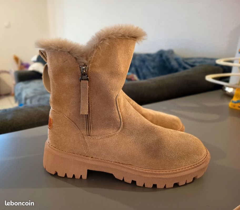 Bottes Fourrées Marron Taille 39 Pour Femme - Occasion - Marque Générique